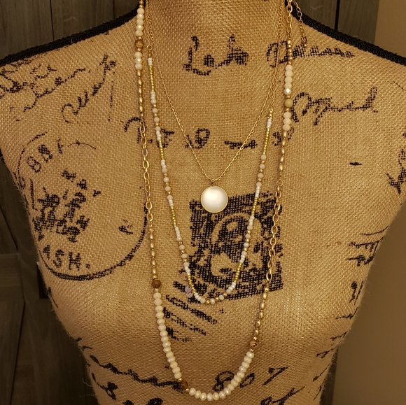 NWT GOLD-TONE BEADED LAYERED NECKLACE - Picture 5 of 13